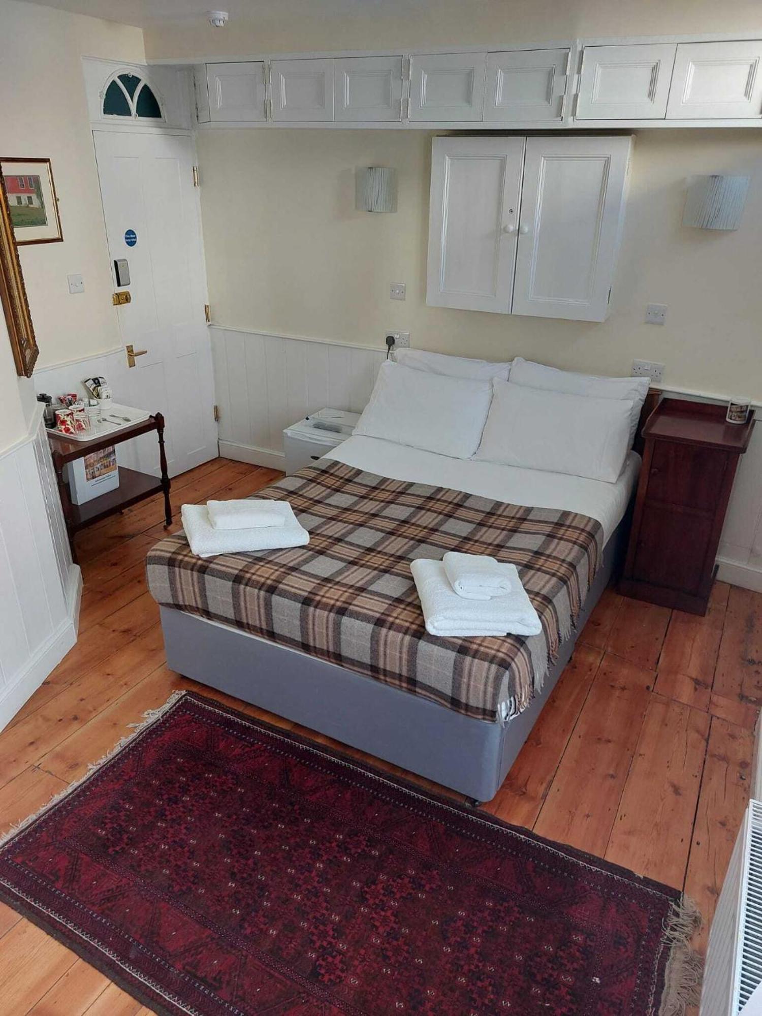 Canterbury Black Horse Room photo