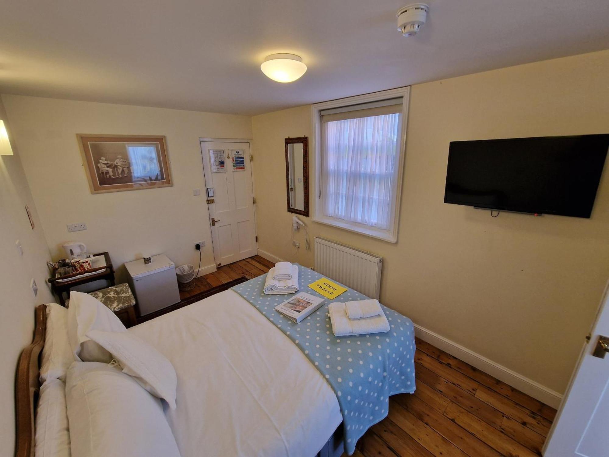 Canterbury Black Horse Room photo